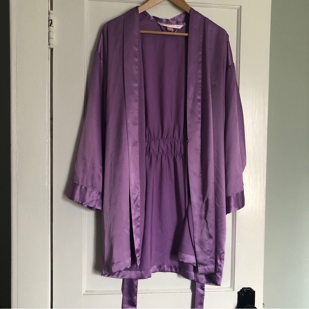 Victoria’s Secret Robe 💜 - Picture 3 of 4